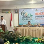 Dirjen Bimas Islam, Abu Rokhmad saat menyampaikan sambutan dan arahan kepada Peserta Rakernas III IPARI tahun 2026, Selasa (07/07/2026). (Foto: dokumentasi pribadi )